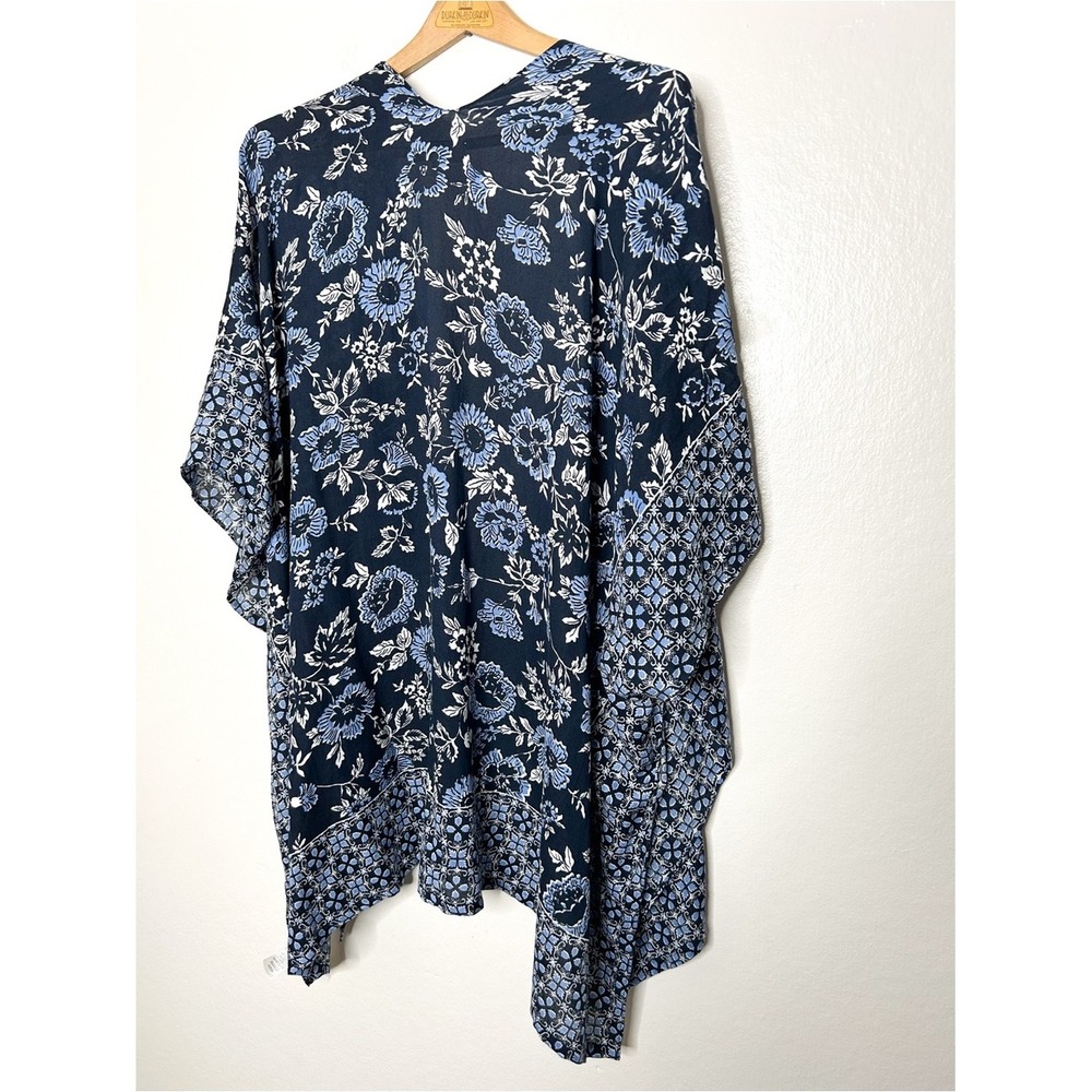 Ann Taylor LOFT Blue Floral Print Lightweight Shawl One Size - Picture 4 of 6